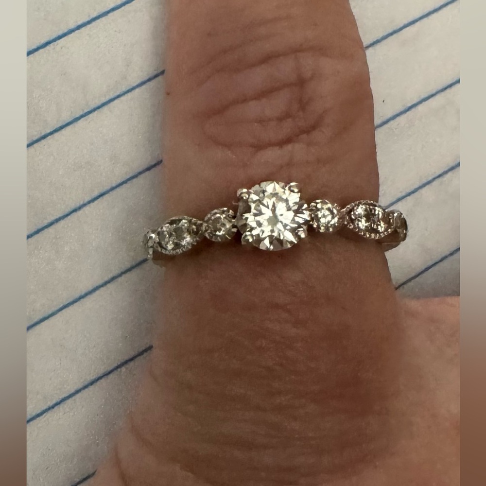 Elegant Silver 925 and cubic Zirconia Diamond Ring